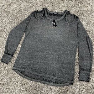 💥MAKE OFFER💥 NWT - Cold Shoulder Express Blouse